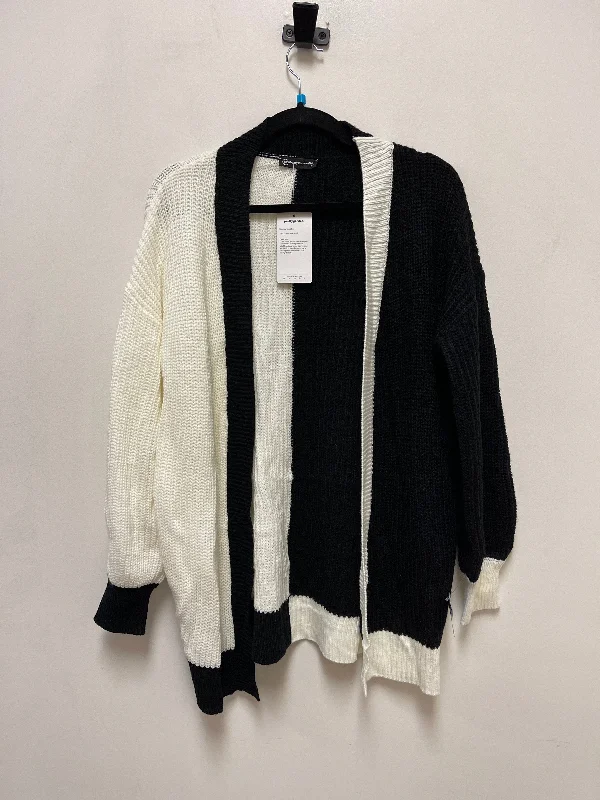 Sweater Cardigan By Clothes Mentor In Black & White, Size: S