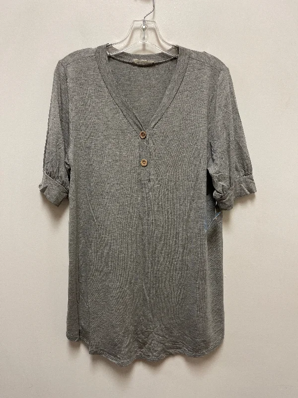 Top Short Sleeve By Bombom In Grey, Size: L