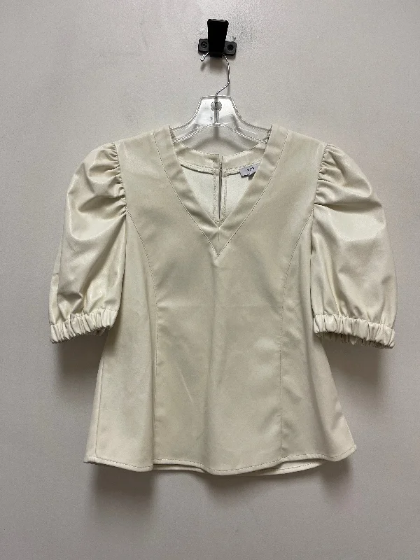 Top Short Sleeve By Clothes Mentor In Cream, Size: S