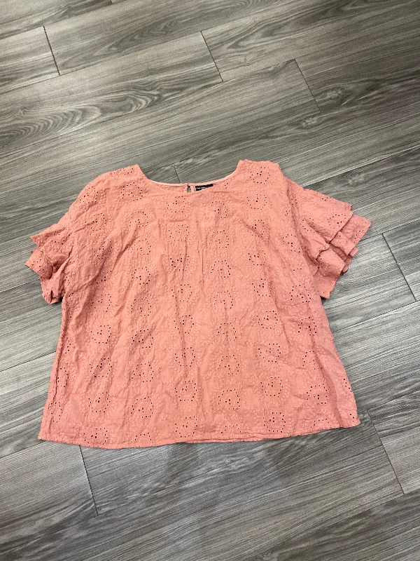 Top Short Sleeve By Liz Claiborne In Coral, Size: 2x